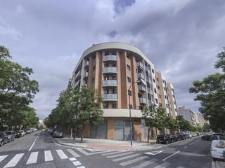 Parking coche en Puig I Ferrater 17