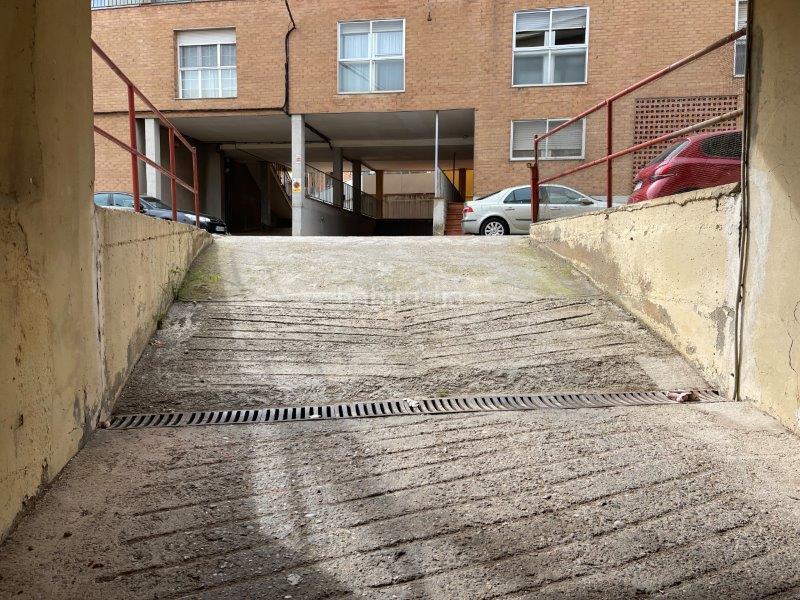 Foto 36650ca9-8850-4544-90f3-e5c5b1b0e709. Parking coche en compromiso de caspe 26 garaje en venta en Alagón