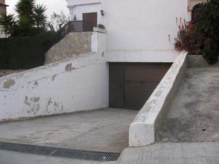 Aparcament cotxe a Vilafortuny 63. Garaje en venta