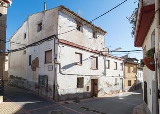 Casa a Cortes de aragon 32. Vivienda en venta