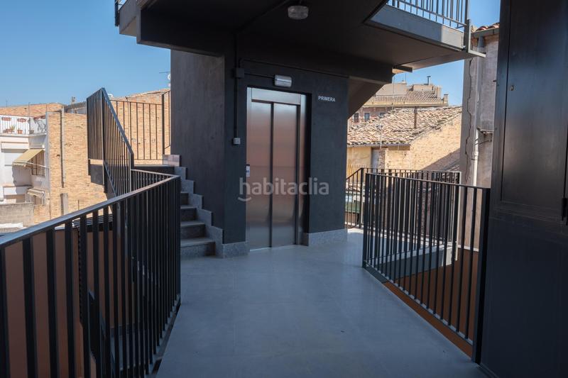 Foto 732c6b99-6ff4-41b6-8d0a-af324e7a8e1f. Aparcament cotxe a mestre marti 2 a Tàrrega