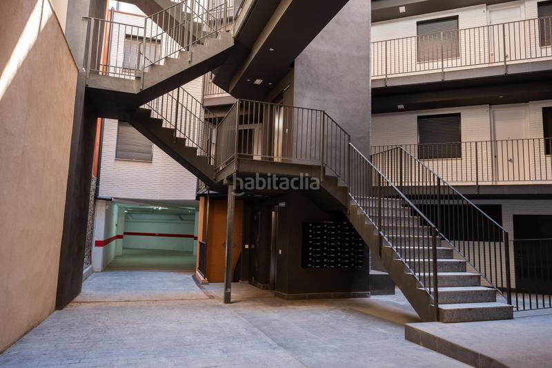 Foto 8b3e235b-4235-44b7-8387-21240d95389e. Aparcament cotxe a mestre marti 2 a Tàrrega