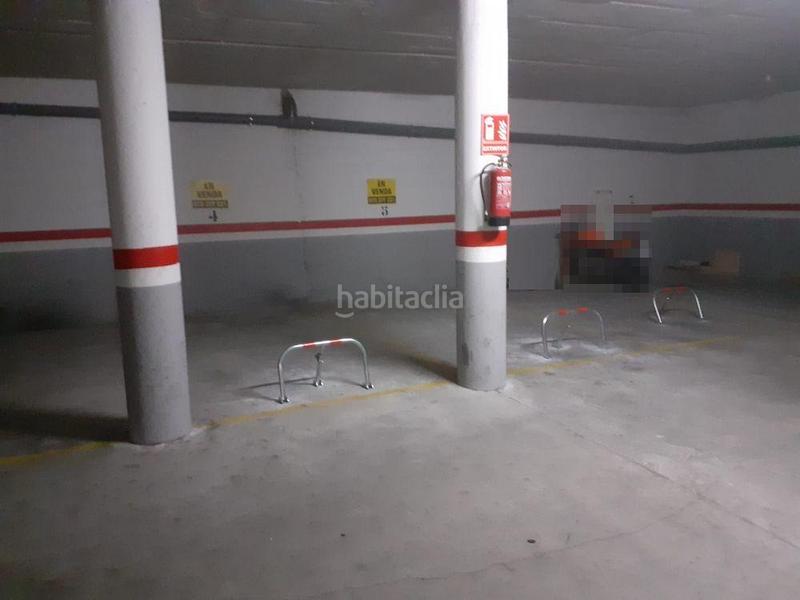 Foto e79d43c5-00c9-4343-9327-da6380dd33ab. Aparcament cotxe a Constantí