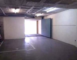Parking coche en Manuel viñas i grauges 5. Garaje en venta