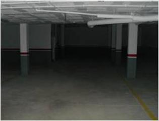 Aparcament cotxe a De la bobila 28-30. Garaje en venta