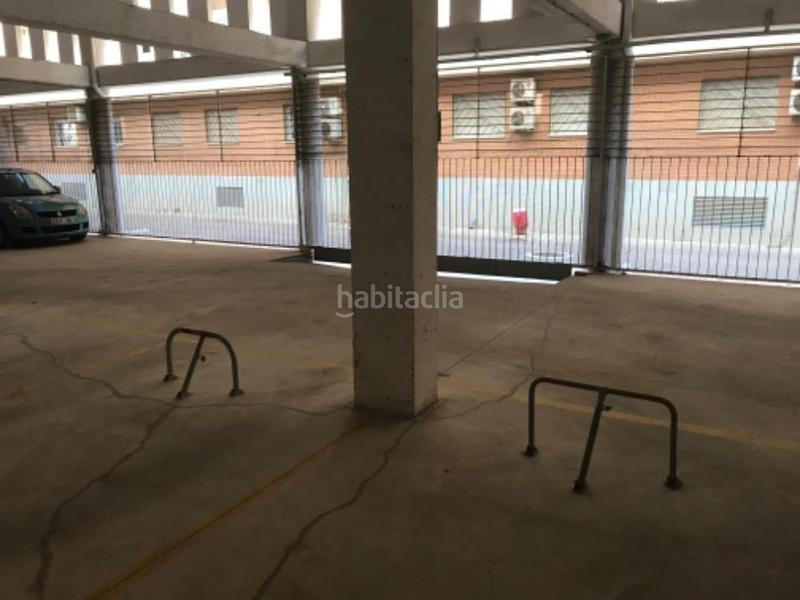 Foto 300b8a39-bb63-4335-9cc0-e9048da7b932. Parking voiture dans tirso de molina 3 dans Almoradí