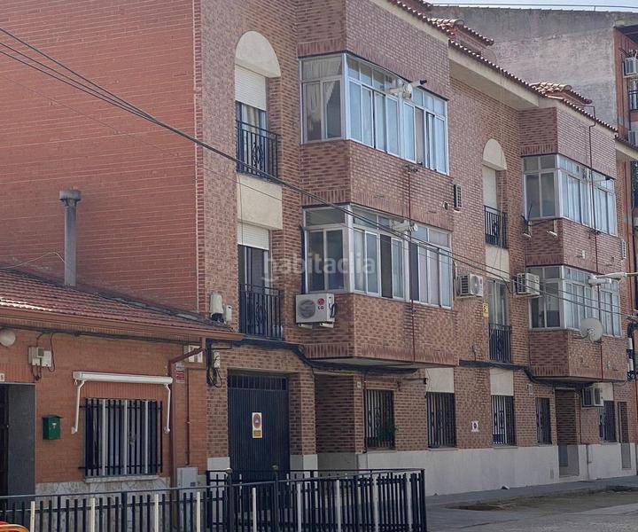 Foto d3d06647-7504-4a6a-b912-57fb226059c3. Car parking in real 96 in Yuncos