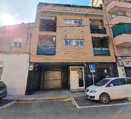 Aparcament cotxe a Josep jardi 6-1. Garaje en venta