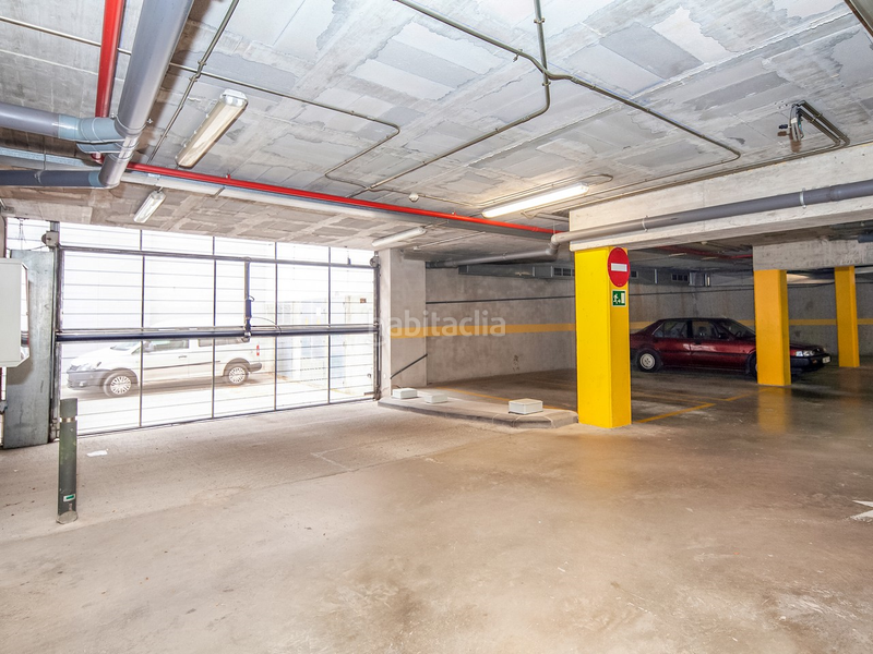 Foto bc20be10-d64a-4115-be10-f566750e08d8. Car parking in Vilassar de Dalt