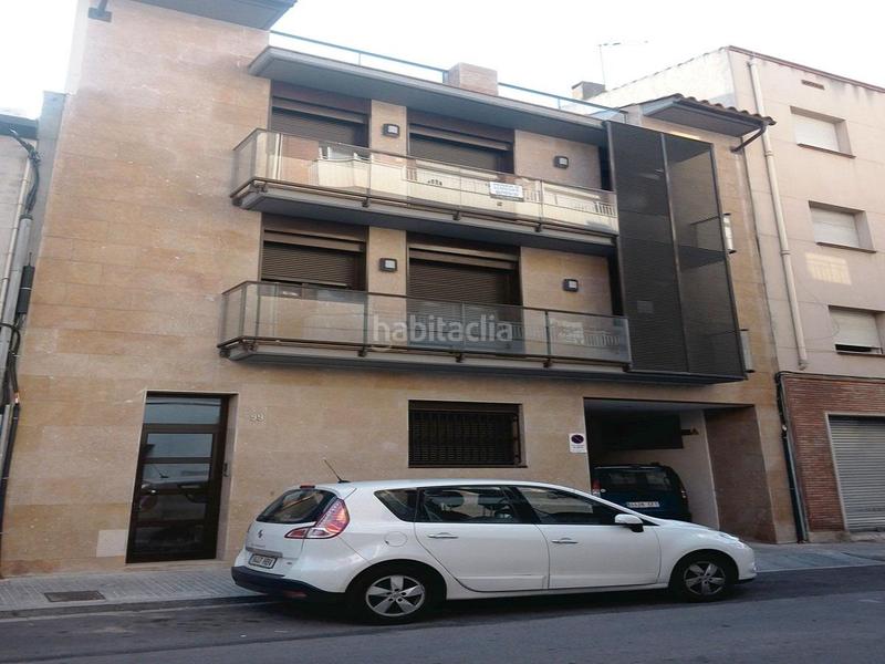 Foto 9cb64b0c-90fd-45d3-8a69-4eba4d8ce23e. Parking coche en guayaquil 68 garaje en venta en Centre Granollers