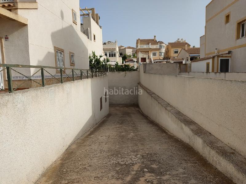 Foto fa97a3df-6230-43b9-8e42-bb00e3900f9a. Parking voiture dans leman 9 dans La Florida Orihuela