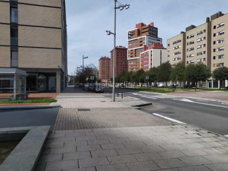 Foto 01187f8a-cd23-4ba6-870b-03a7bc169214. Autoparkplatz in de salburua 10 in Salburua - Arantzabela Vitoria - Gasteiz