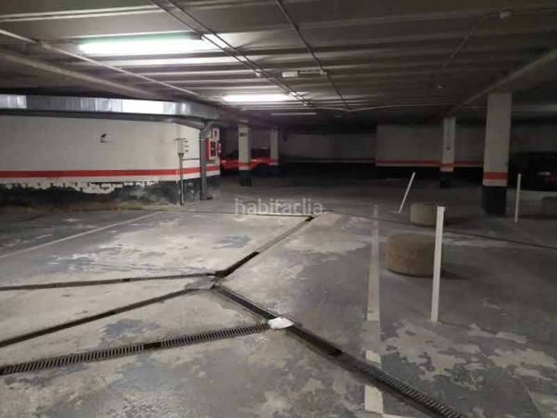 Foto dd735bba-54f0-412a-ab71-2cba4a9b926c. Autoparkplatz in de salburua 10 in Salburua - Arantzabela Vitoria - Gasteiz