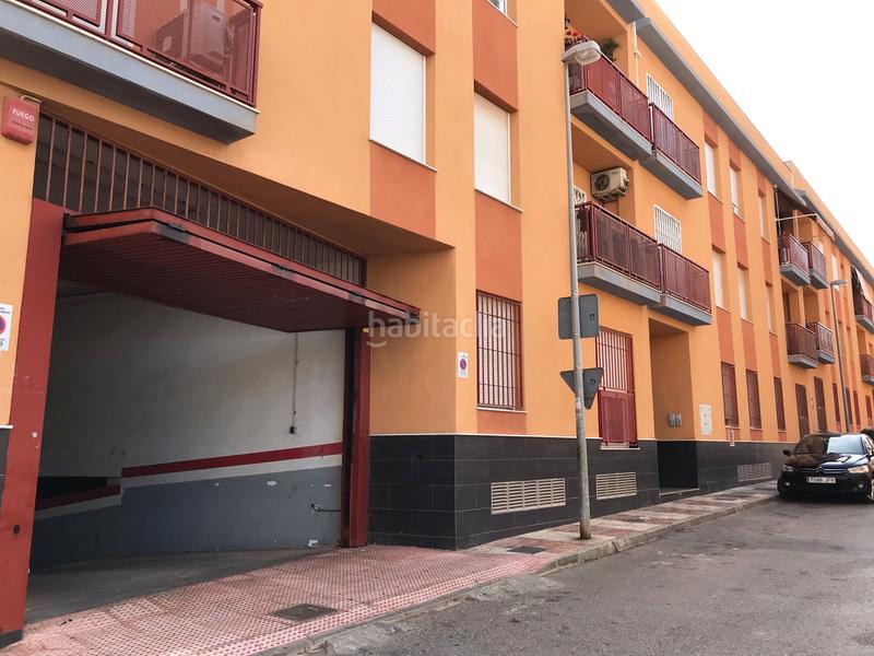 Foto b6235e1b-74dc-4d91-9002-60cafc3f8f4b. Car parking in lola gaos 5 in Roquetas pueblo Roquetas de Mar