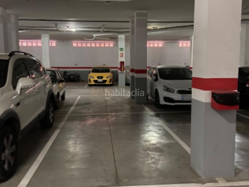 Foto f94e9370-5317-4971-b205-cad6a89b38f8. Car parking in lola gaos 5 in Roquetas pueblo Roquetas de Mar