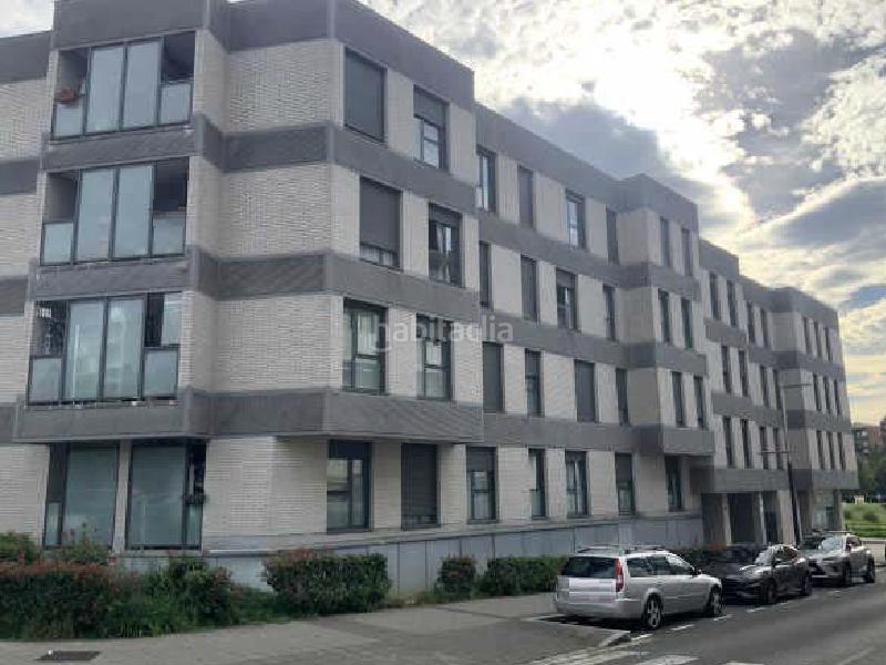 Foto 2a4607bc-2736-4c35-bb87-983509400214. Parking voiture dans ogenbide 1 dans Amorebieta - Etxano