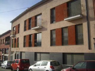 Aparcament cotxe a Comtes de centelles 22-24. Garaje en venta