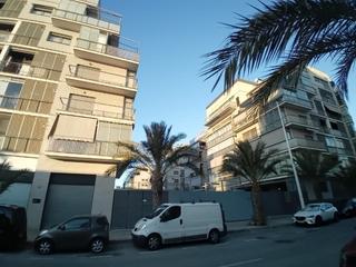 Aparcament cotxe a Jose luis navarro campello 6. Garaje en venta