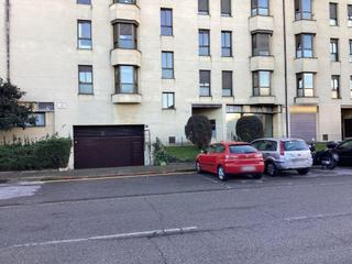 Aparcament cotxe a Jocs olímpics barcelona 1-3-5-7. Garaje en venta