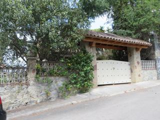 Maison à Cadí 6-8. Vivienda en venta