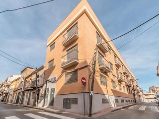 Aparcament cotxe a Antonio flores guillamon 5-7. Garaje en venta