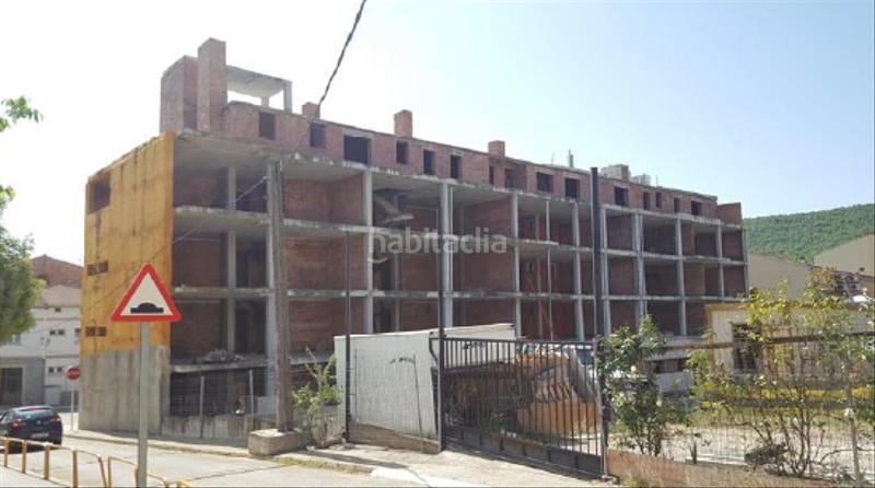 Foto 203760b9-864a-410e-9b1d-4e45af35d27f. Edificio in angel guimera 37 in Balsareny