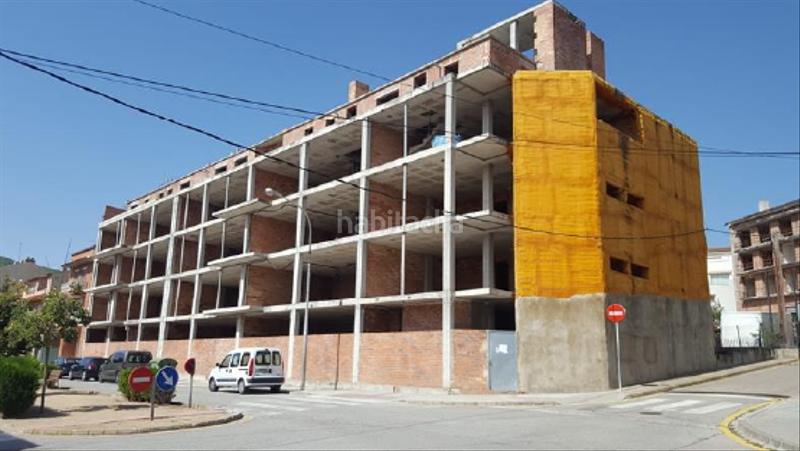 Foto f1c0d1eb-afd2-466d-b807-d63543c9718d. Edificio in angel guimera 37 in Balsareny