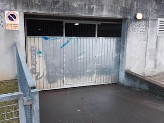 Aparcament cotxe a Monte cerrau 15-17. Garaje en venta