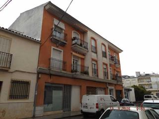 Aparcament cotxe a Hermanos bermudez cañete 16. Garaje en venta