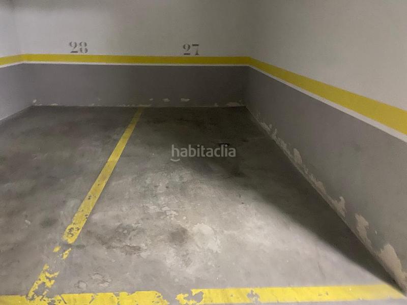 Foto 4937bb8d-7705-4439-bcc9-42ac9b73b603. Aparcament cotxe a arcadio pardinas 148 a Burela