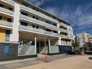 Parking coche en Pirineus 13. Garaje en venta