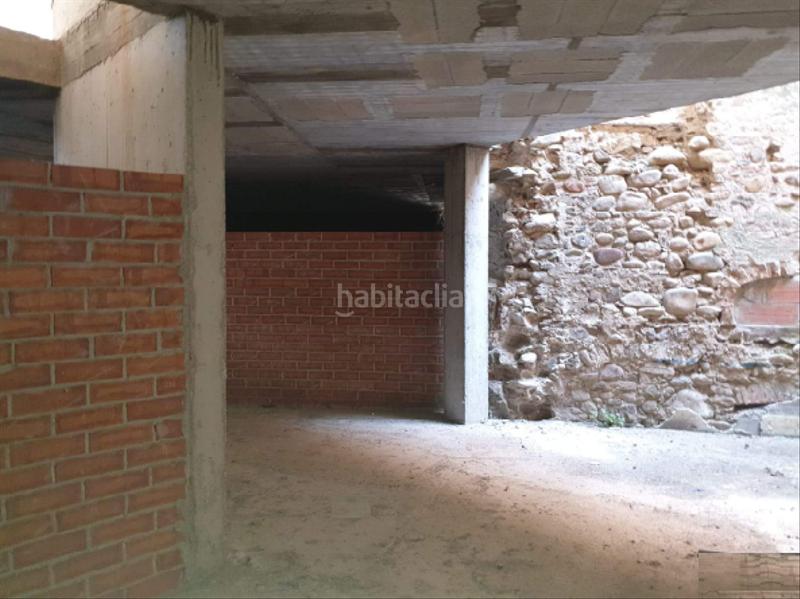 Foto c8edb700-5681-453e-8293-050e59ec2e6d. Edifici a creu 21-23 a Bordils