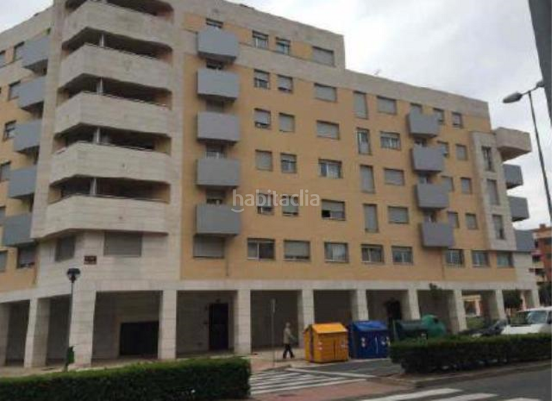 Foto 2a7d5358-3022-4396-8fb0-366ba1b8a3e3. Autoparkplatz in rio lomo 2-4 in Los Lirios Logroño