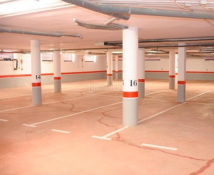 Foto b58638d2-4348-472a-a4c9-e5d3c532be24. Parking coche en granada 17 garaje en venta en Malagón
