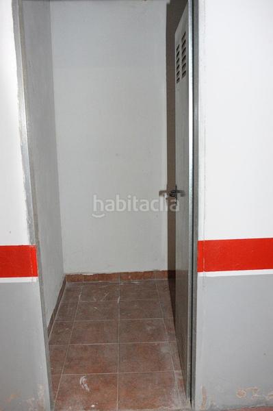 Foto 0a8f5396-f6f5-4add-a022-3c84aa083432. Parking coche en granada 17 garaje en venta en Malagón