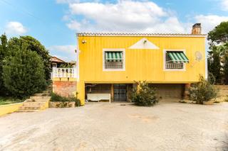 Haus  Carles riba 36. Vivienda en venta