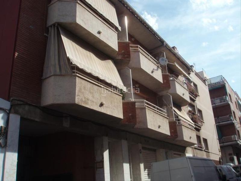 Foto dca80dcc-a15b-44dc-b223-ed978c7e5861. Parking coche en san vicente 13-15 garaje en venta en Badalona