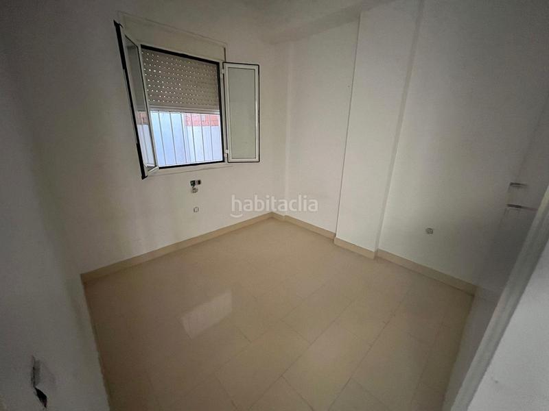 Foto 9cb34a3a-6179-4978-9789-84a641aaa524. Appartement dans guadix 25 dans Palmete Sevilla
