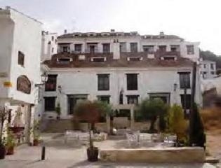 Parking coche en Pintor Alvaro Delgado 14