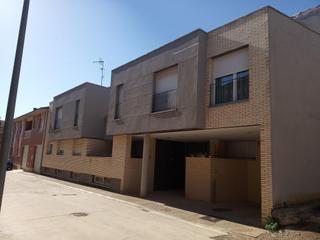 Aparcament cotxe a Julian gayarre 3. Garaje en venta