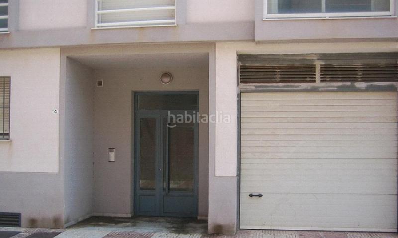 Foto f62bbd62-f672-410a-9b9c-846f520b9402. Aparcament cotxe a granados 4 a Roquetas pueblo Roquetas de Mar