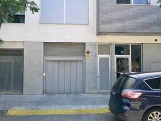 Aparcament cotxe a Els serrans 59-61. Garaje en venta