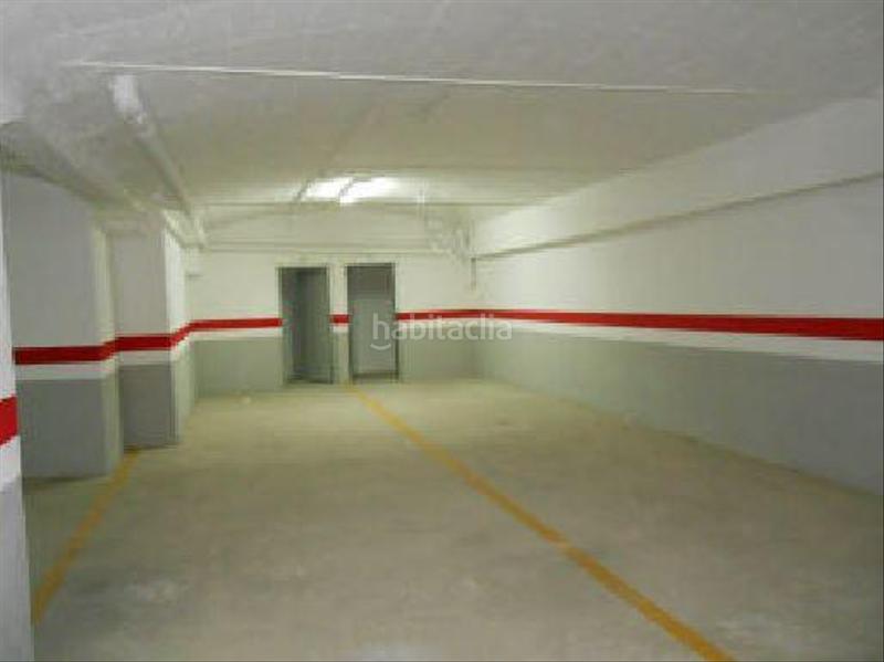 Foto faeb93f3-9150-4d77-9065-55ddeb6ecb2a. Car parking in Centre Igualada