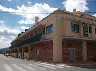 Parking coche en Casillas de coria 2. Garaje en venta