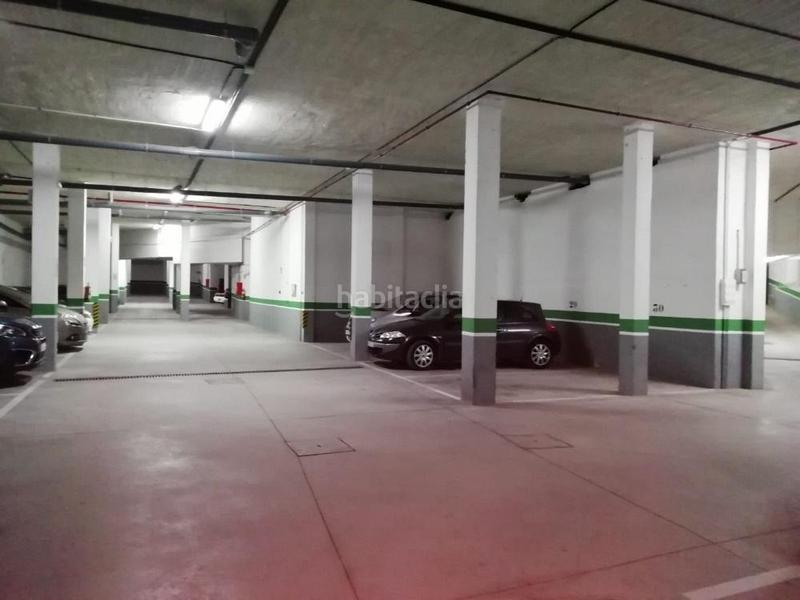 Foto b5749579-5d13-43f7-99a5-959c188bebdc. Parking moto en parras 3 garaje en venta en Valdepiélagos