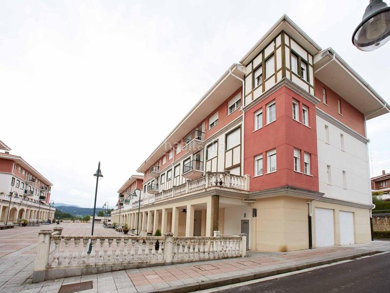 Foto 672c4b64-7b3a-4cb8-95d5-6c4563c99b9f. Parking voiture dans margarita maturana 24-26 dans Berriz