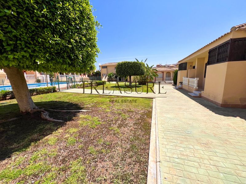 Foto 2982980b-57c8-4055-8911-91865021b255. Casa adossada amb aparcament piscina a Cabo de Palos Cartagena