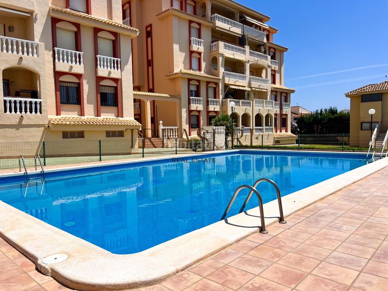 Foto 592b84fc-9e46-4207-b768-7474aca38b93. Casa adossada amb aparcament piscina a Cabo de Palos Cartagena