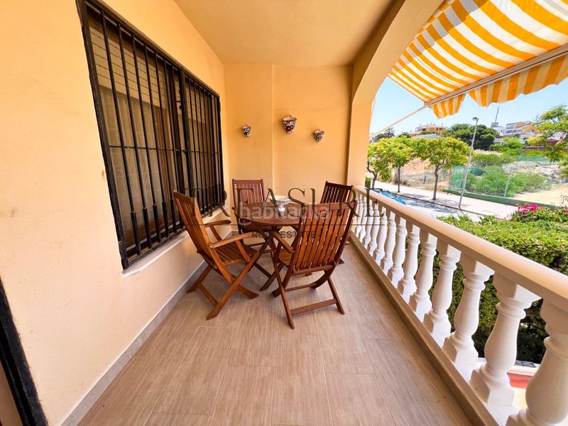 Foto c15259c5-a57e-4b9d-8e7b-4a1616726fb8. Casa adossada amb aparcament piscina a Cabo de Palos Cartagena