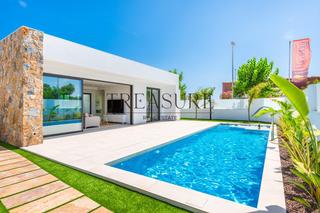 Casa  Cabo de agua-cabo palos. Chalet moderno en el corazón de cabo de palos con piscina privad